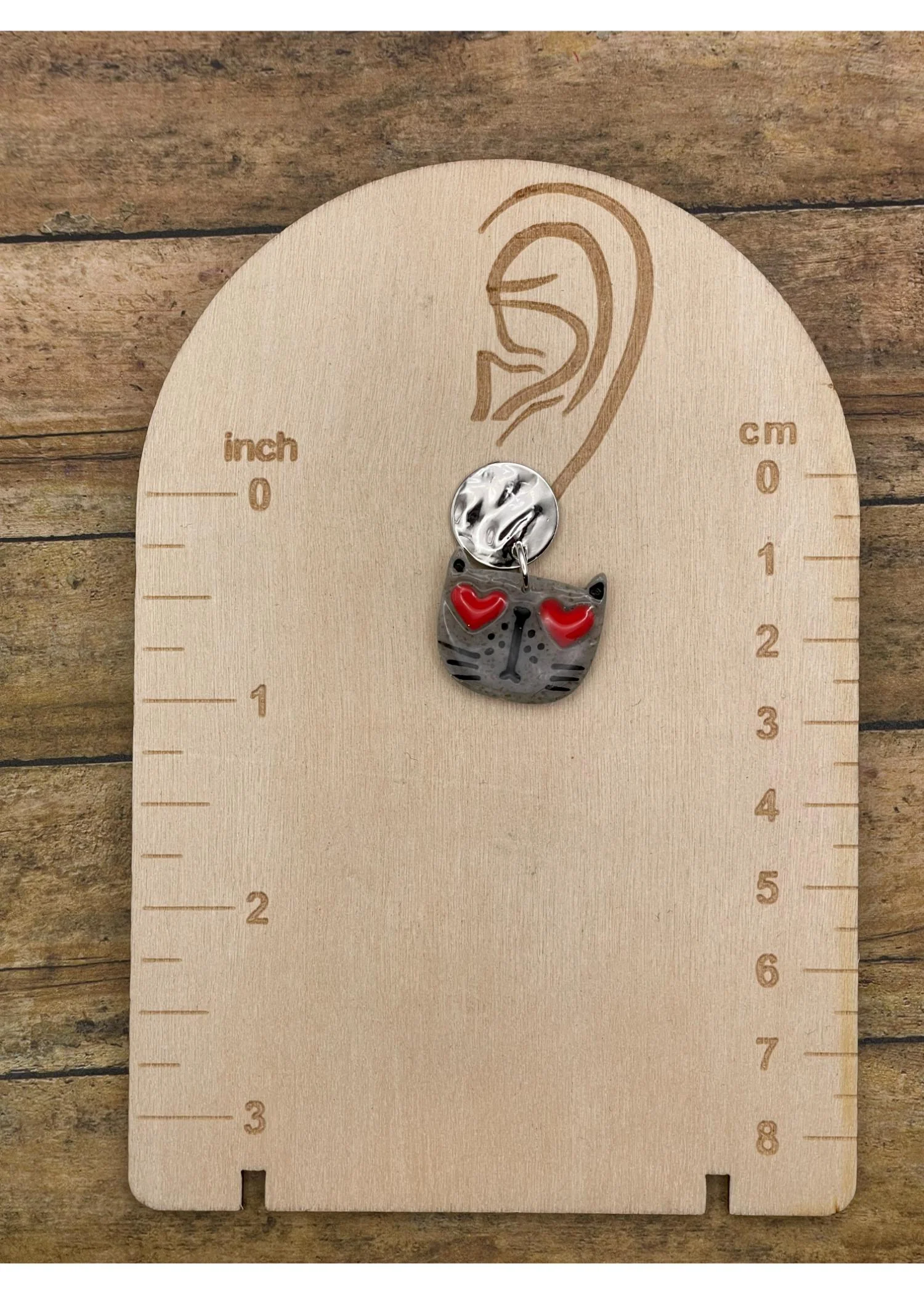 Heart Eyes Cat Face Earrings - Image 2