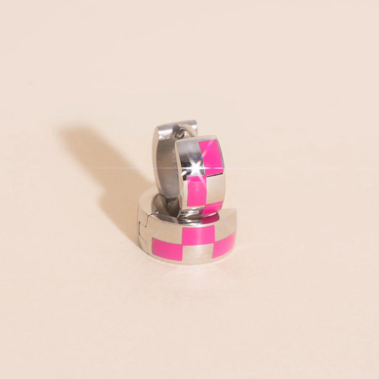 Checkered Rounded Super Chunky Huggie Hoop Earrings - Image 2