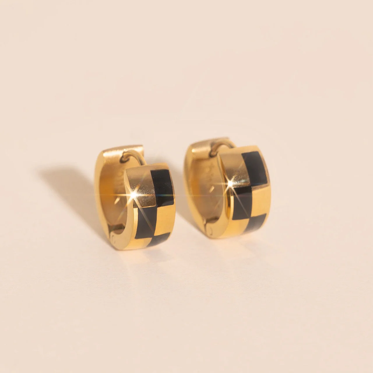 Checkered Rounded Super Chunky Huggie Hoop Earrings - Image 7