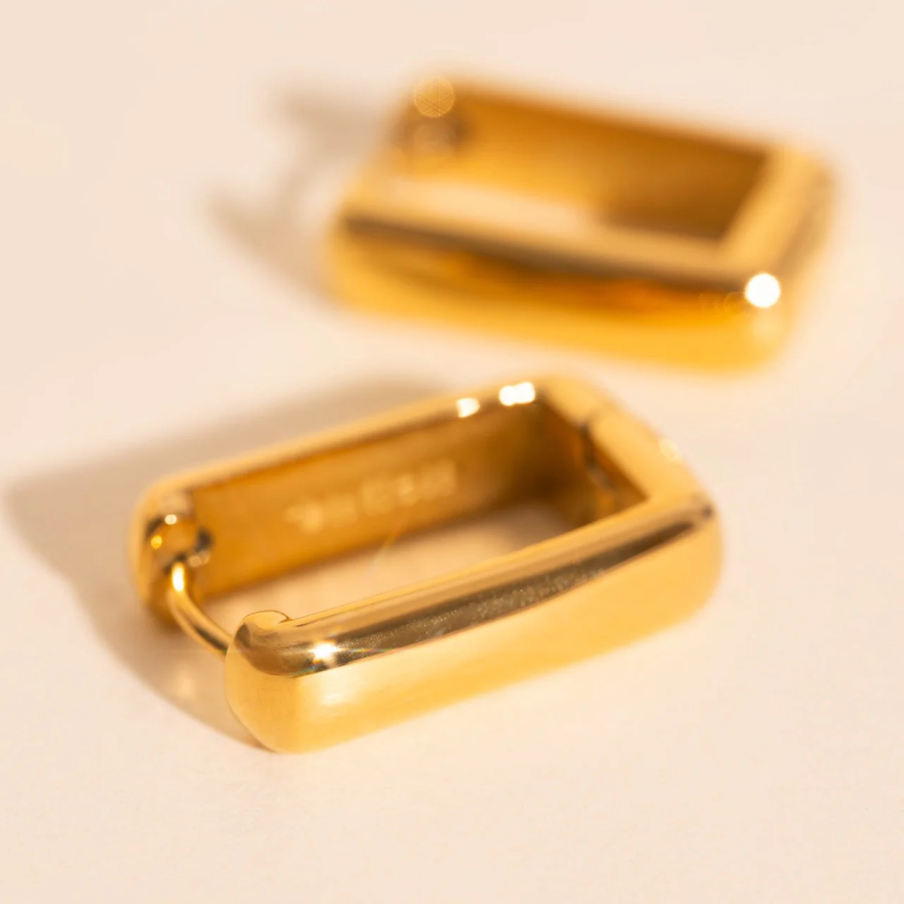 Chunky Rounded Rectangle Huggie Hoop Earrings - Image 4