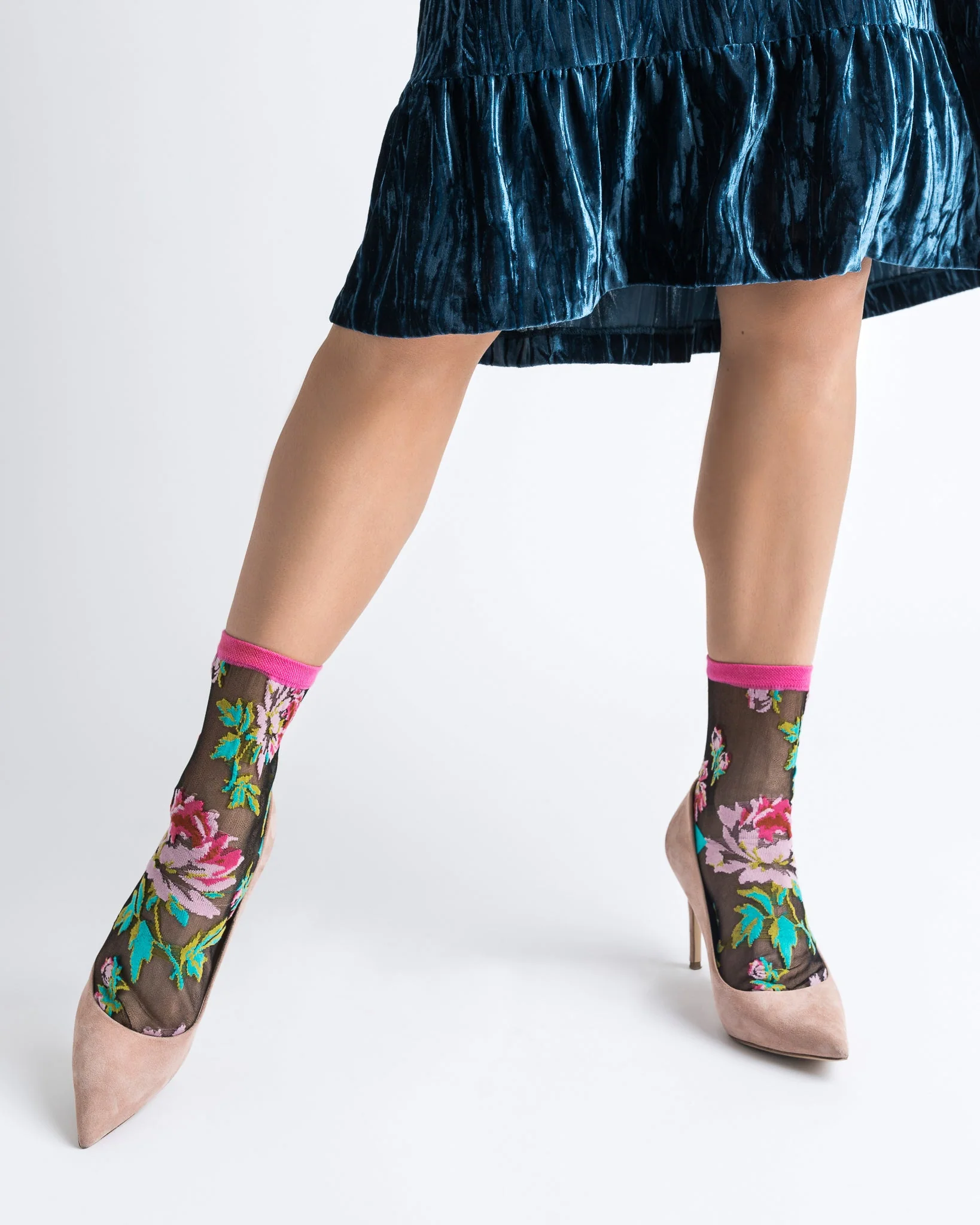 English Rose Black Sheer Ankle Sock - Image 5