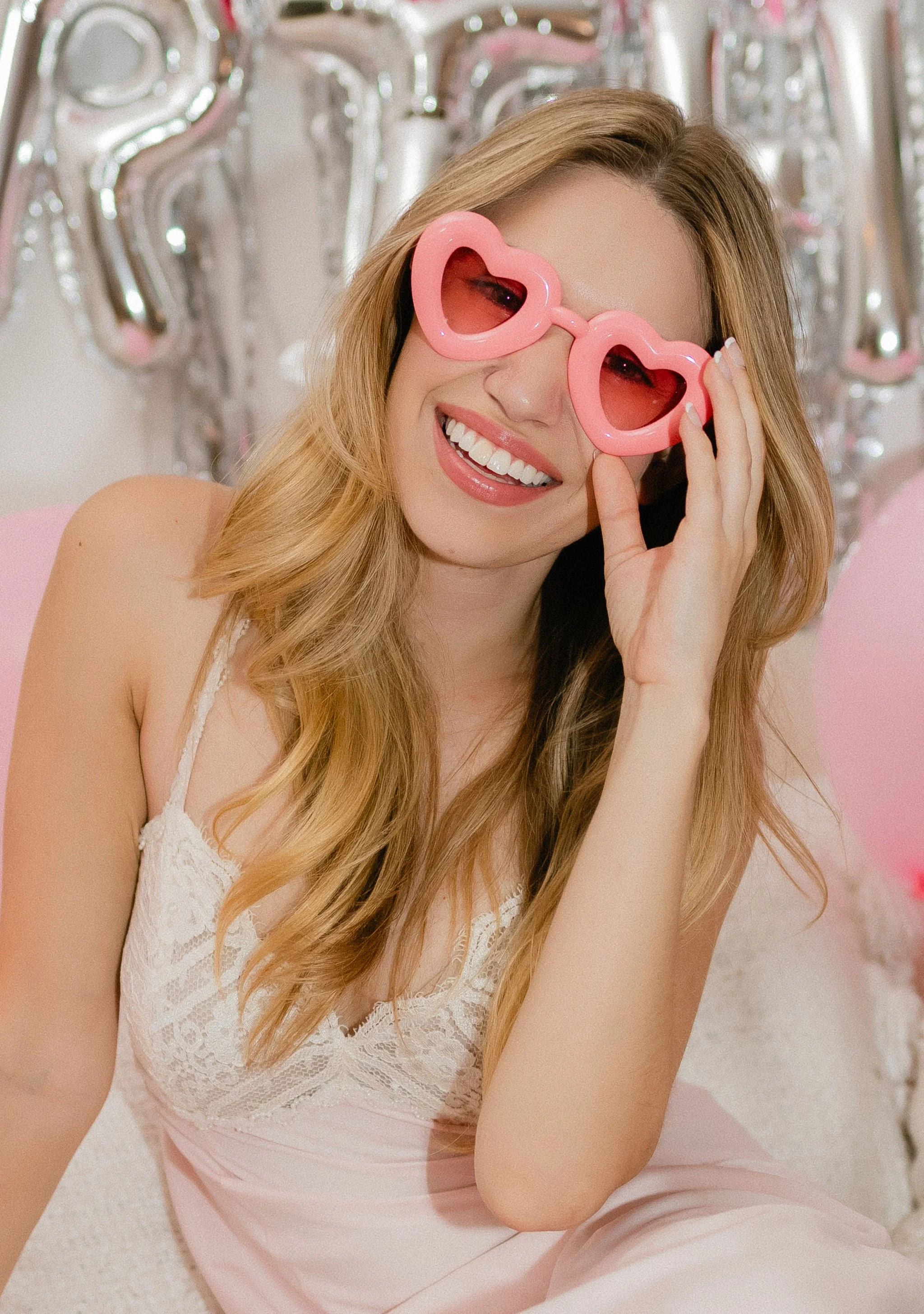 LOVE BUBBLES Sunglasses - Pink or White