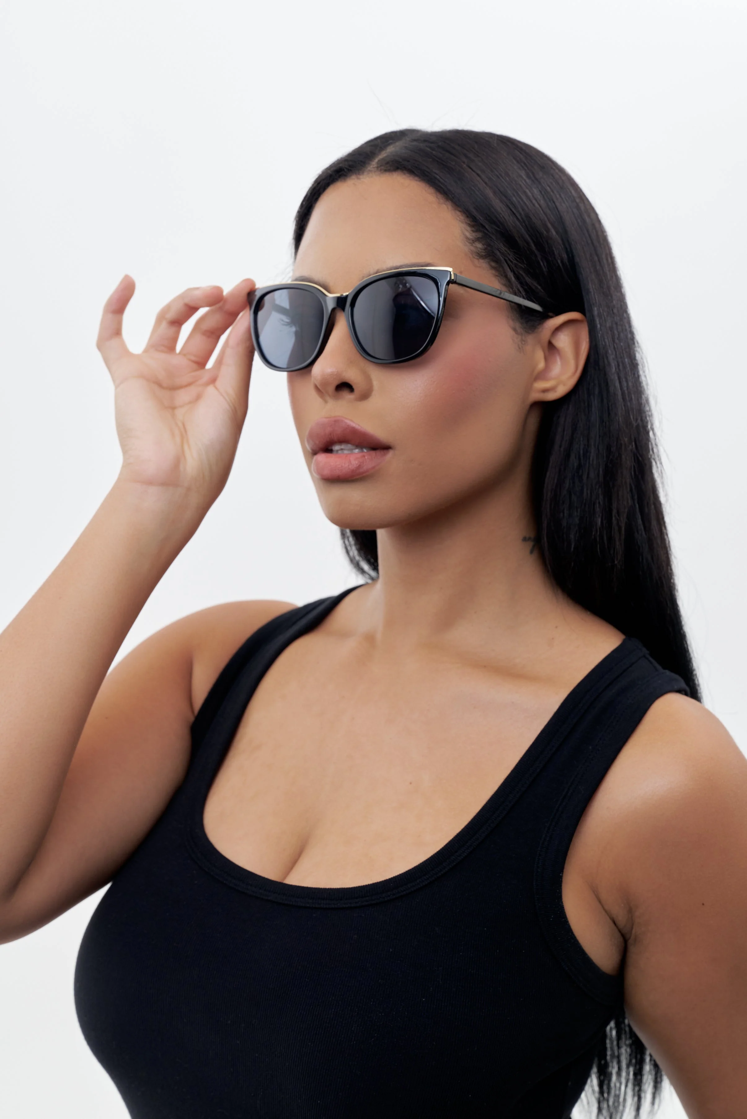 SASHA Sunglasses - White or Black - Image 4