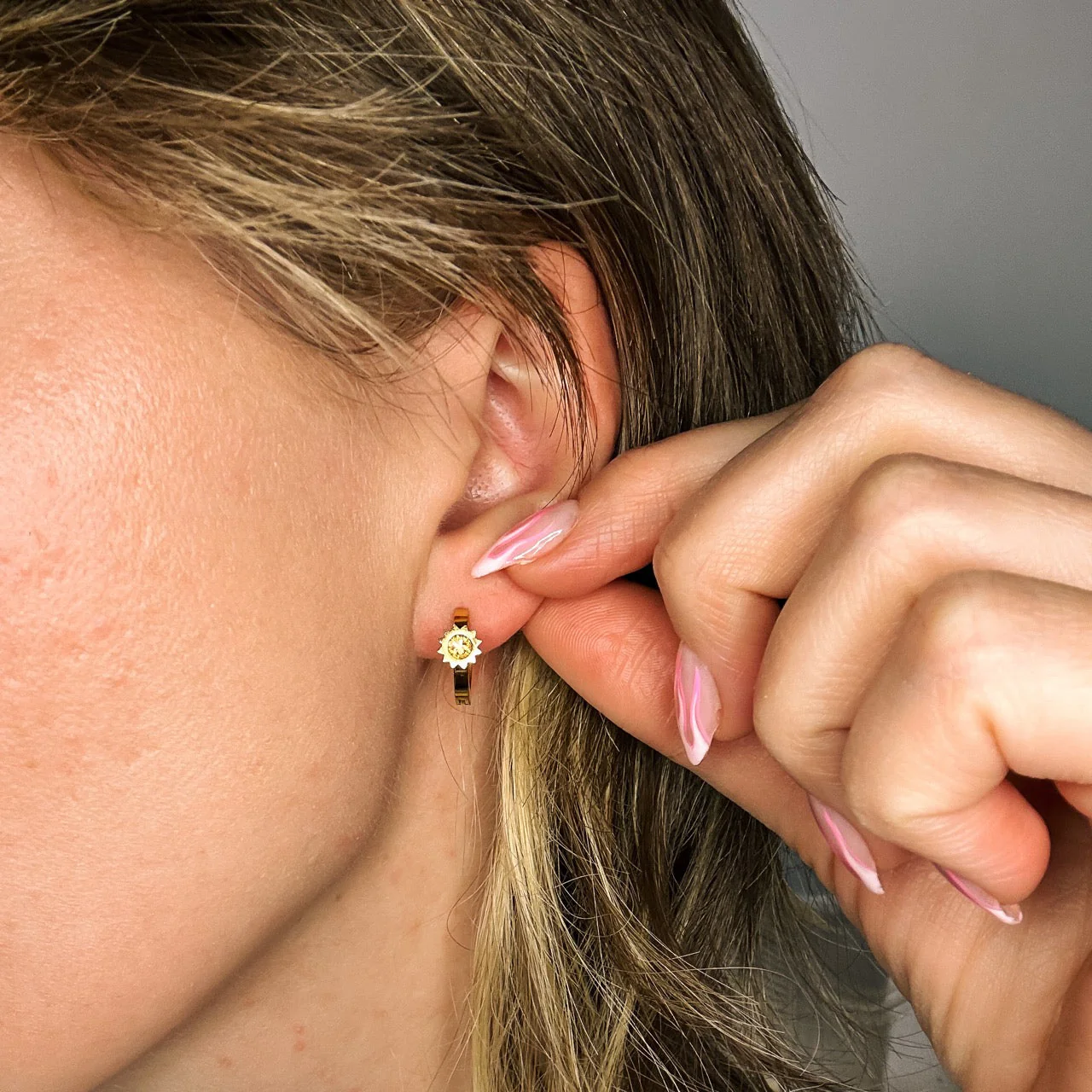 Sun 3D Huggie Hoop Earrings - Image 2